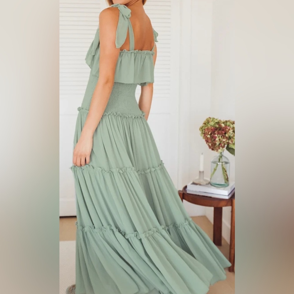 ๐ Lulu's Like a Fairy Tale Sage Green Smocked Tie-Strap Tiered Maxi Dress Large - Picture 6 of 9